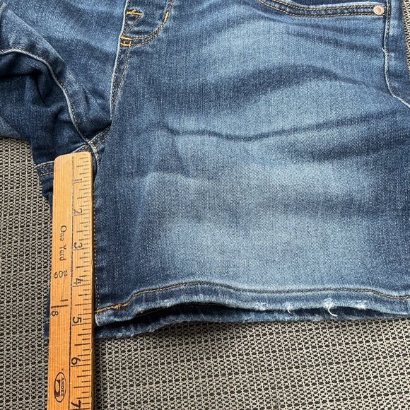Rock & Republic Fever Womens Denim Jeans Shorts Size 12M With Distressed Details - Picture 9 of 11